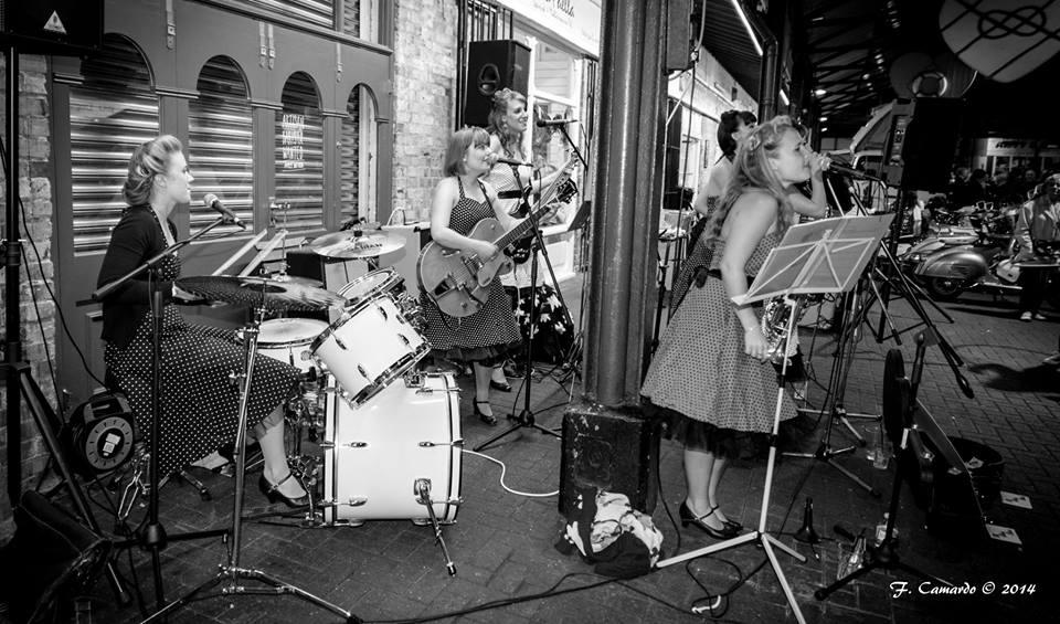 Pics & Videos The Daisy Chains